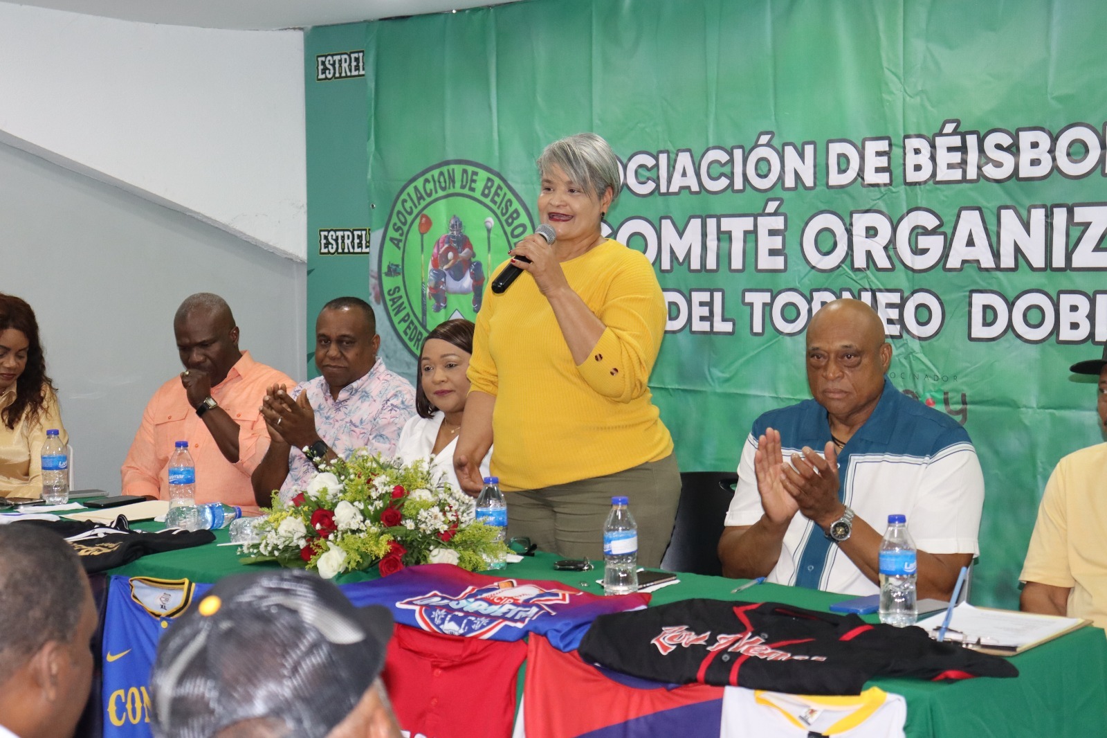 La gobernadora de la provincia San Pedro de Macorís, Yovanny Baltazar; en su participación en la rueda de prensa donde se dieron a conocer los detalles del torneo de béisbol Doble-A en su versión 69. (Fuente externa)