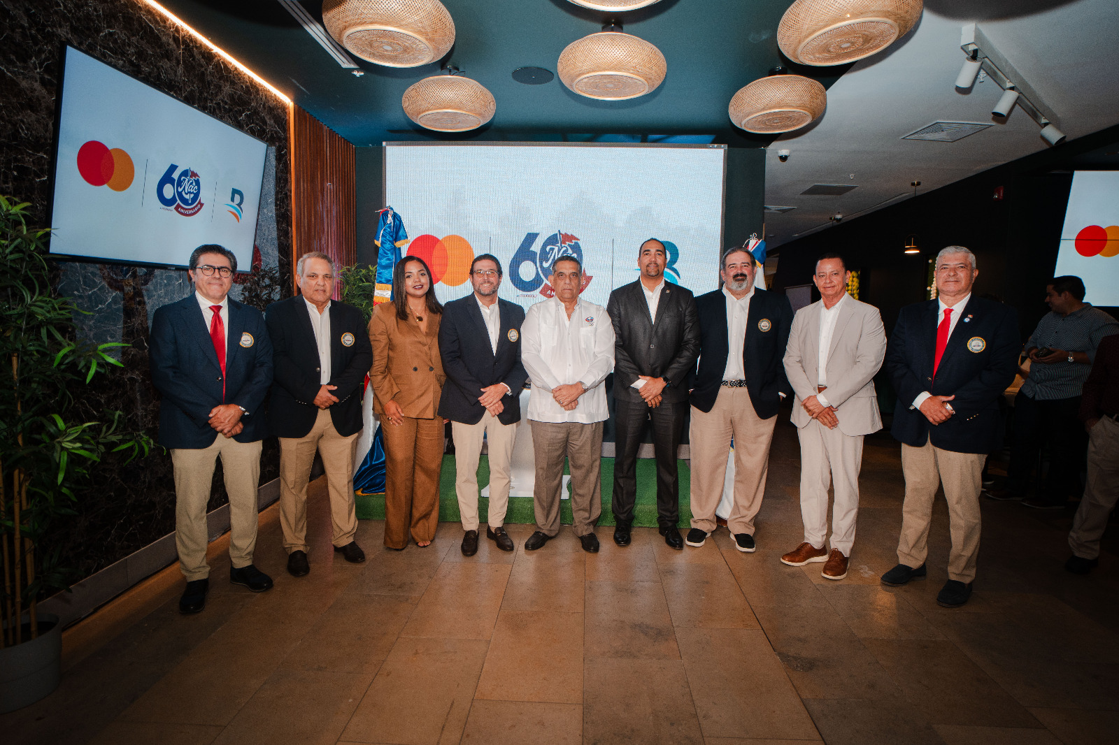 Desde la izquierda Robert Guerra, Edmundo Gracia, Franchesca Páez, Enrique Valverde, Luis Chanlatte, Esmarlin Mateo, Federico Lebrón, Enrique Rodríguez y Luis José Placeres.