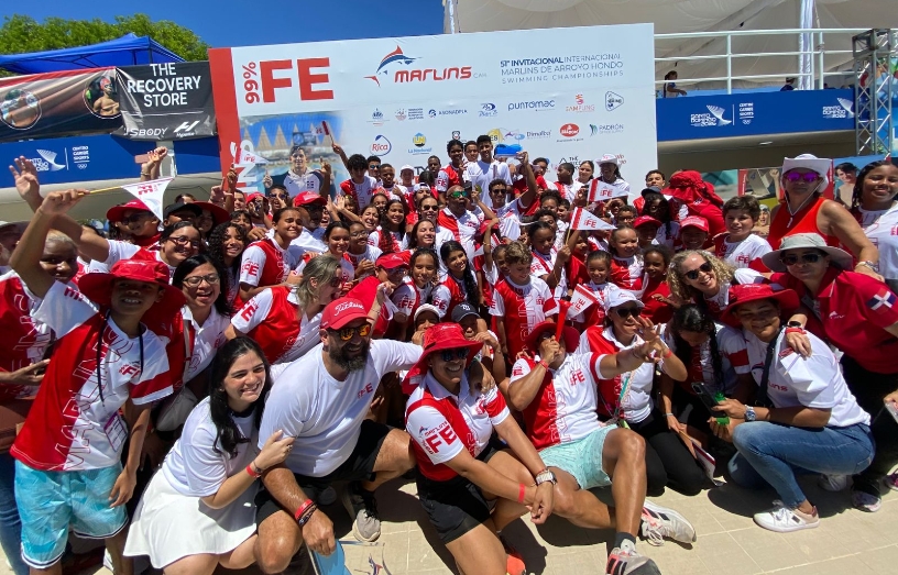 Los Delfines de Naco, campeones del torneo  Swimming Championships de Marlins de Arroyo Hondo.