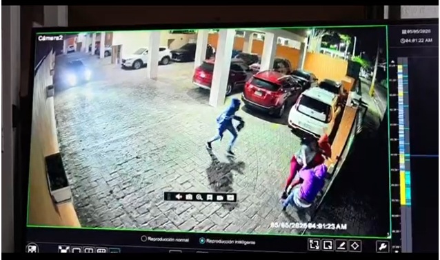 Cámaras captan secuestro de una mujer en Alma Rosa II