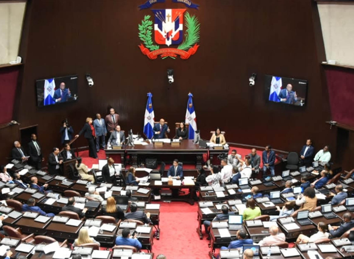 Sesión Cámara de Diputados ayer presidida por Alfredo Pacheco.  Juan María Ramírez