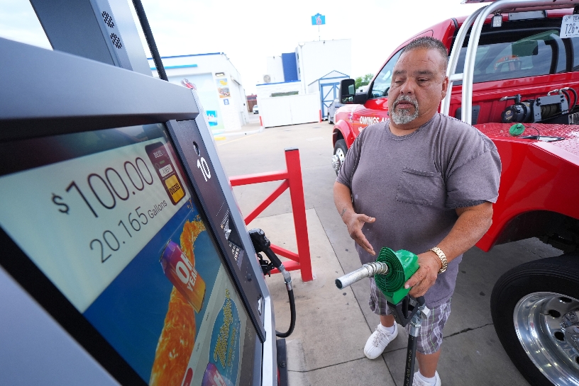 Venta de gasolina en Arlington, Texas.  AP