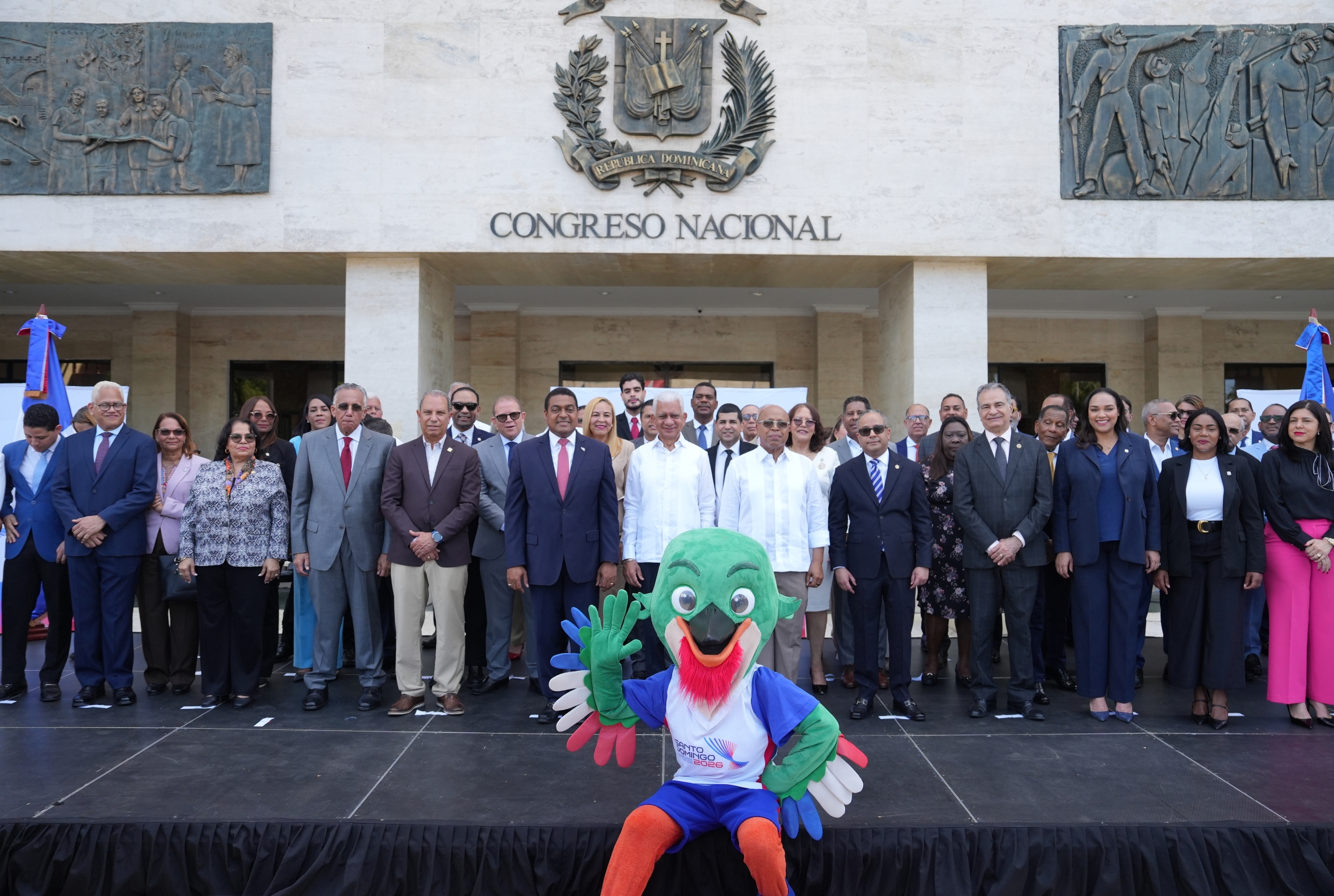 Foto oficial del acto de recibimiento de la antorcha de los Juegos en el Congreso Nacional.