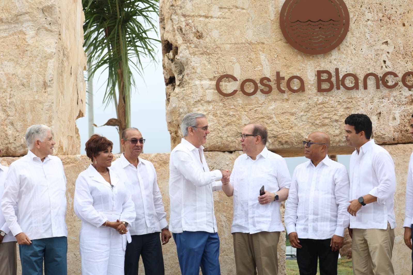 Presidente Abinader anuncia transformación integral de Boca Chica