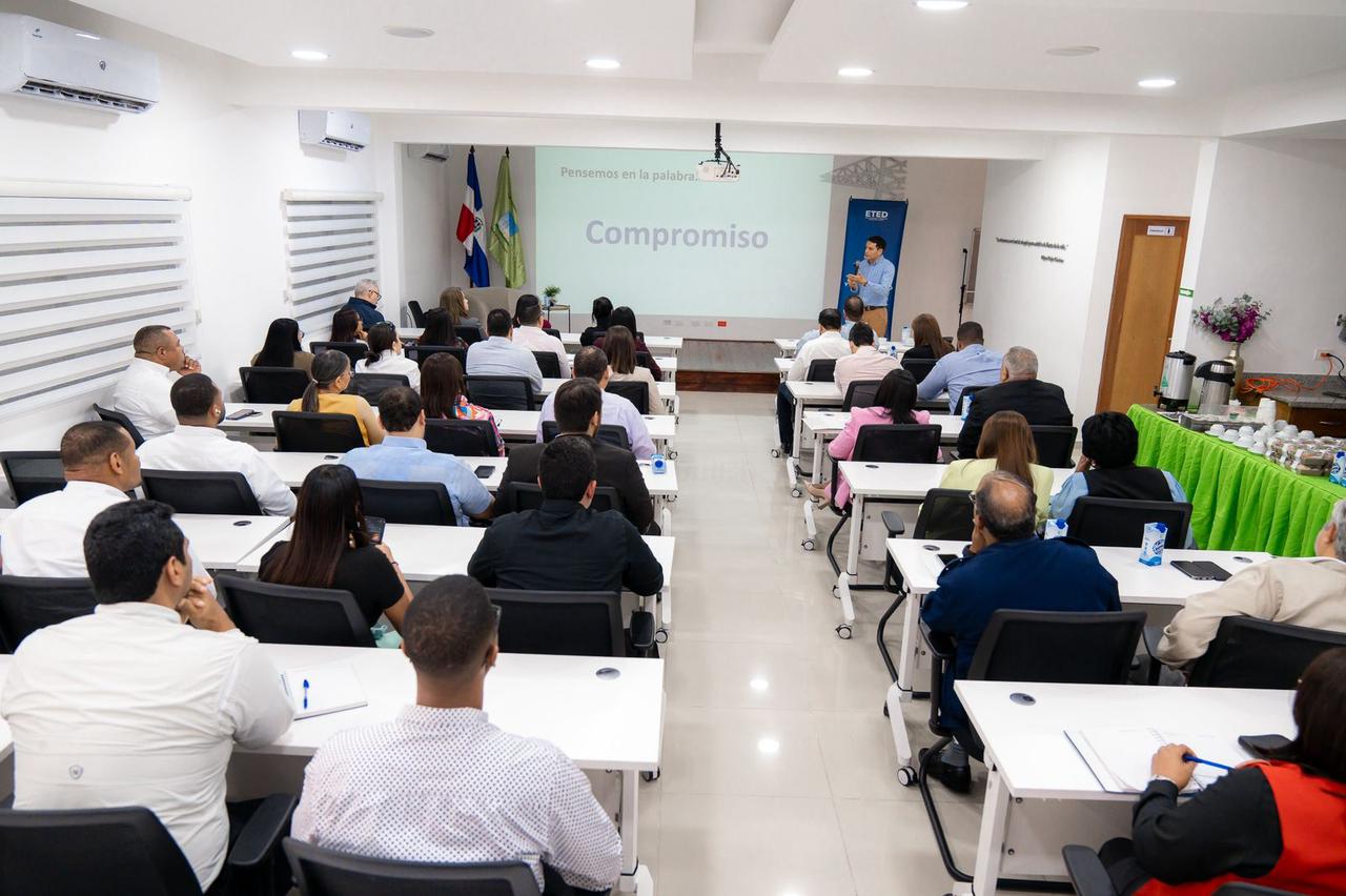 ETED lanza la Sala Energía y Sostenibilidad, un espacio para fortalecer capacidades de transición energética y digital