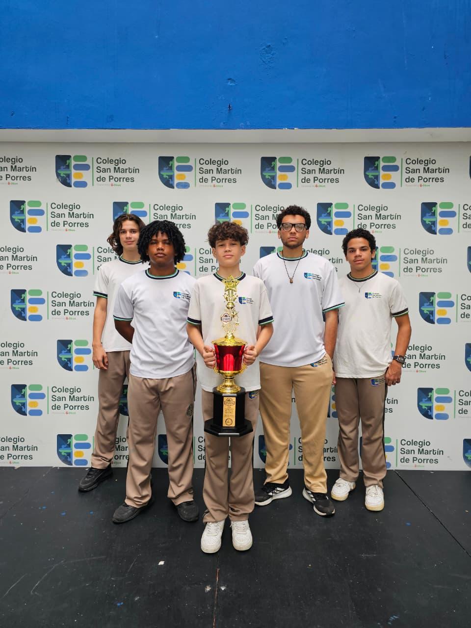 Estudiantes del San Martín de Porres conquistan el primer lugar en ajedrez frente a colegios de Santo Domingo Este