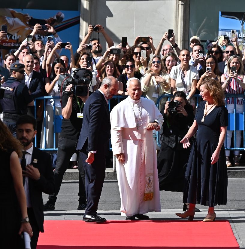 Líderes del Parlamento reciben al papa León XIV.  EFE
