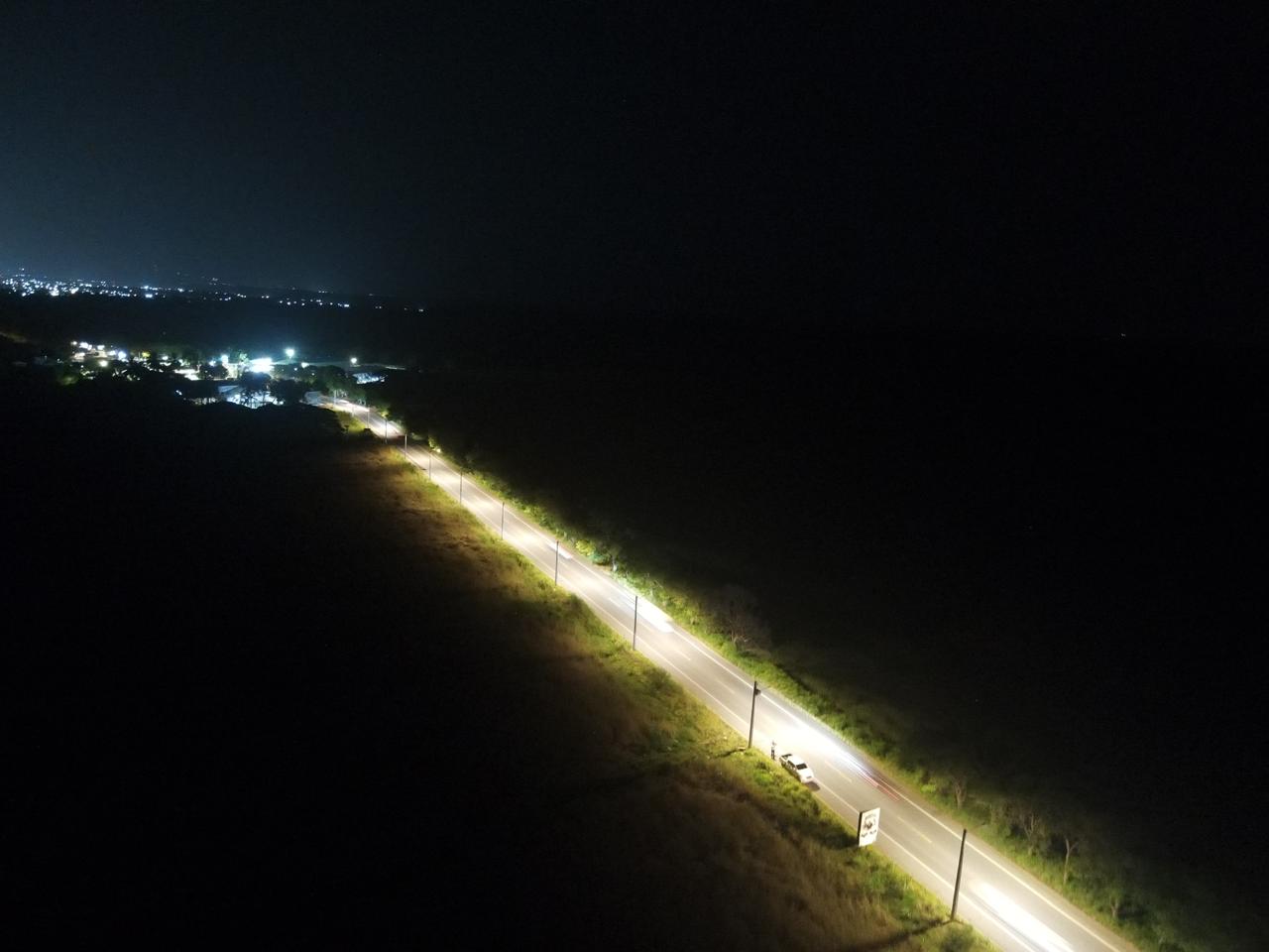 Edeeste finalizó el alumbrado de la carretera Higuey-Yuma