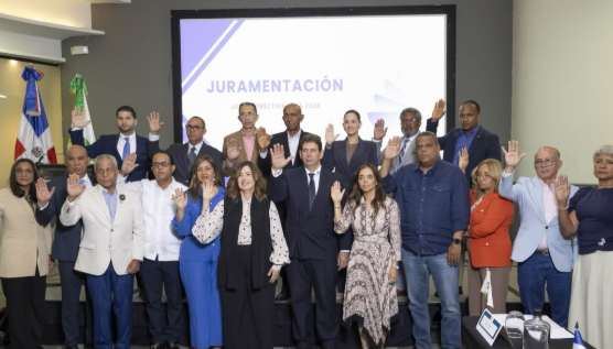 Acto de juramentación nueva Junta Directiva.