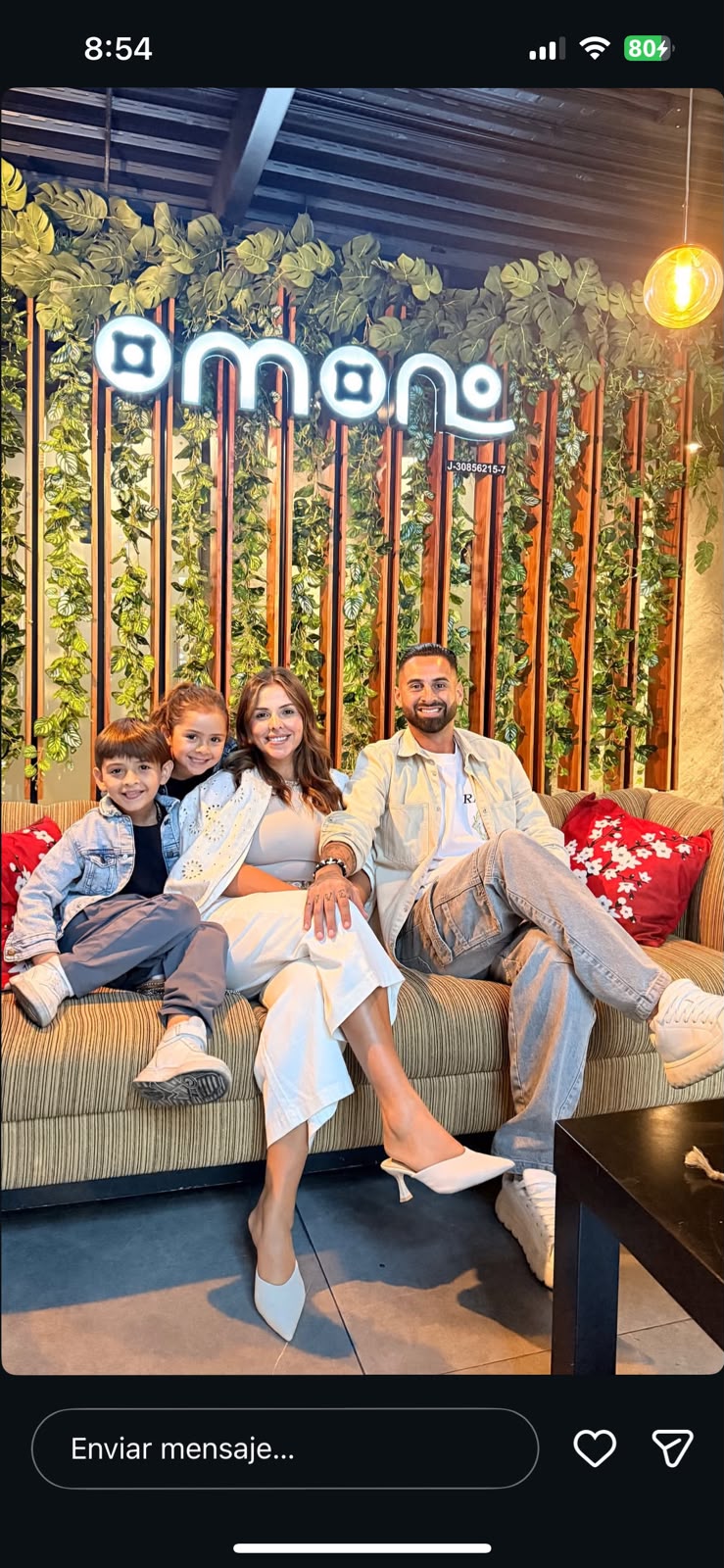 Lucas Trejo junto a su familia