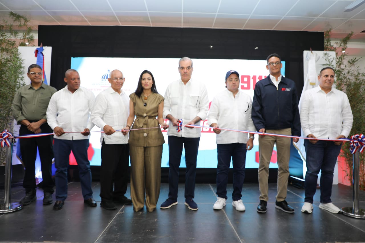 Abinader inaugura Sistema 911 en Montecristi y amplía cobertura nacional
