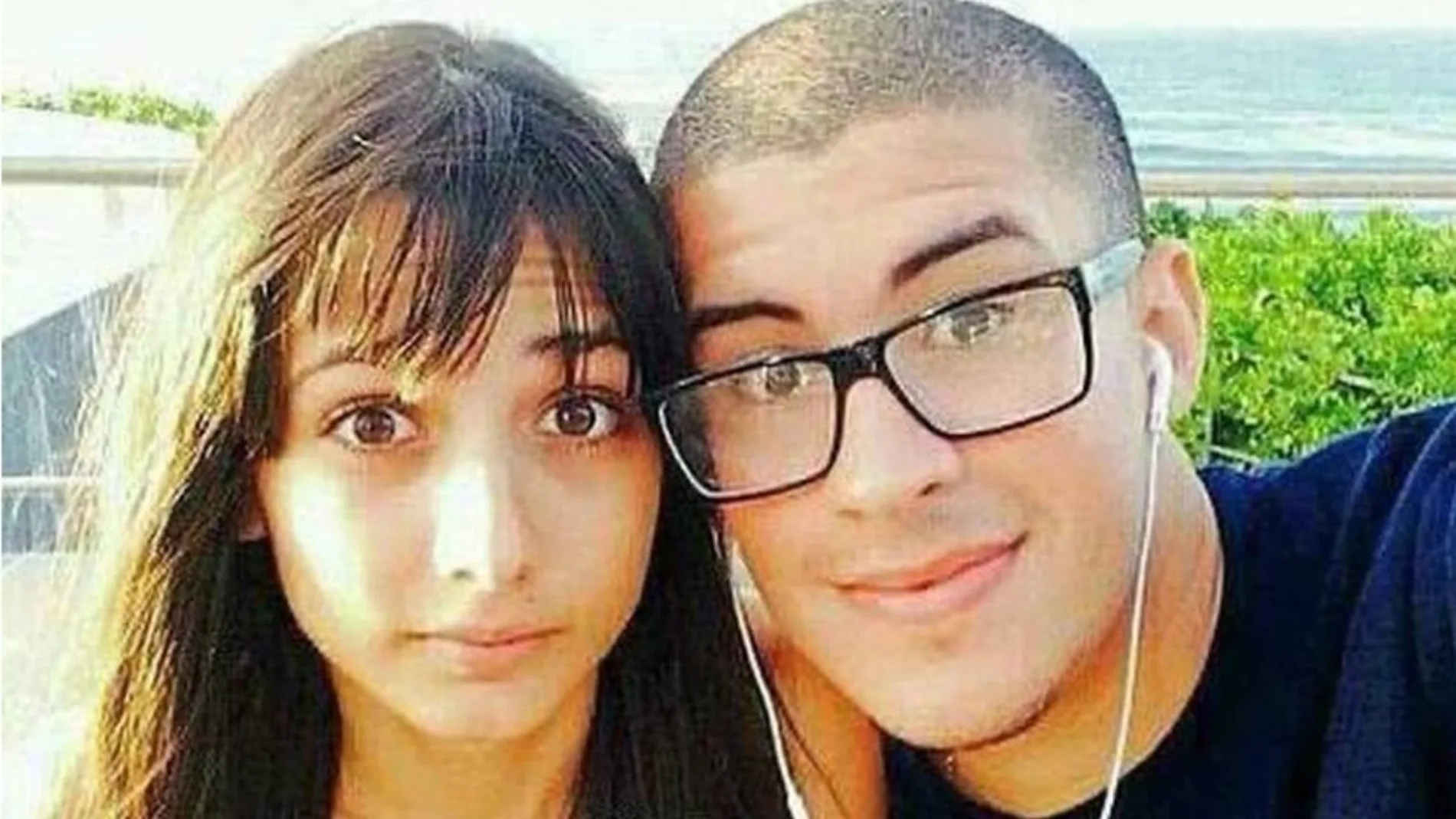 Bad Bunny Y Carlisle