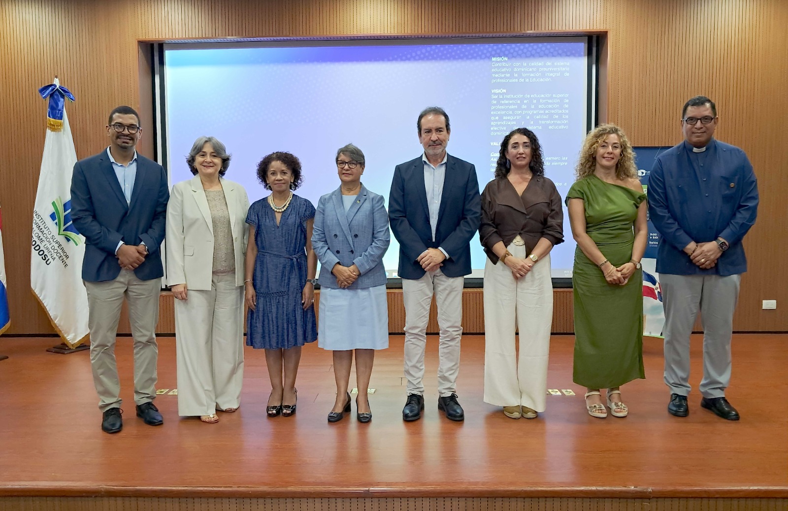 ISFODOSU, UNIVERSIDAD DE GRANADA Y FLACSO RD ABIERTAN ESCUELA INTERNACIONAL DE DOCTORADO DE VERANO 2026