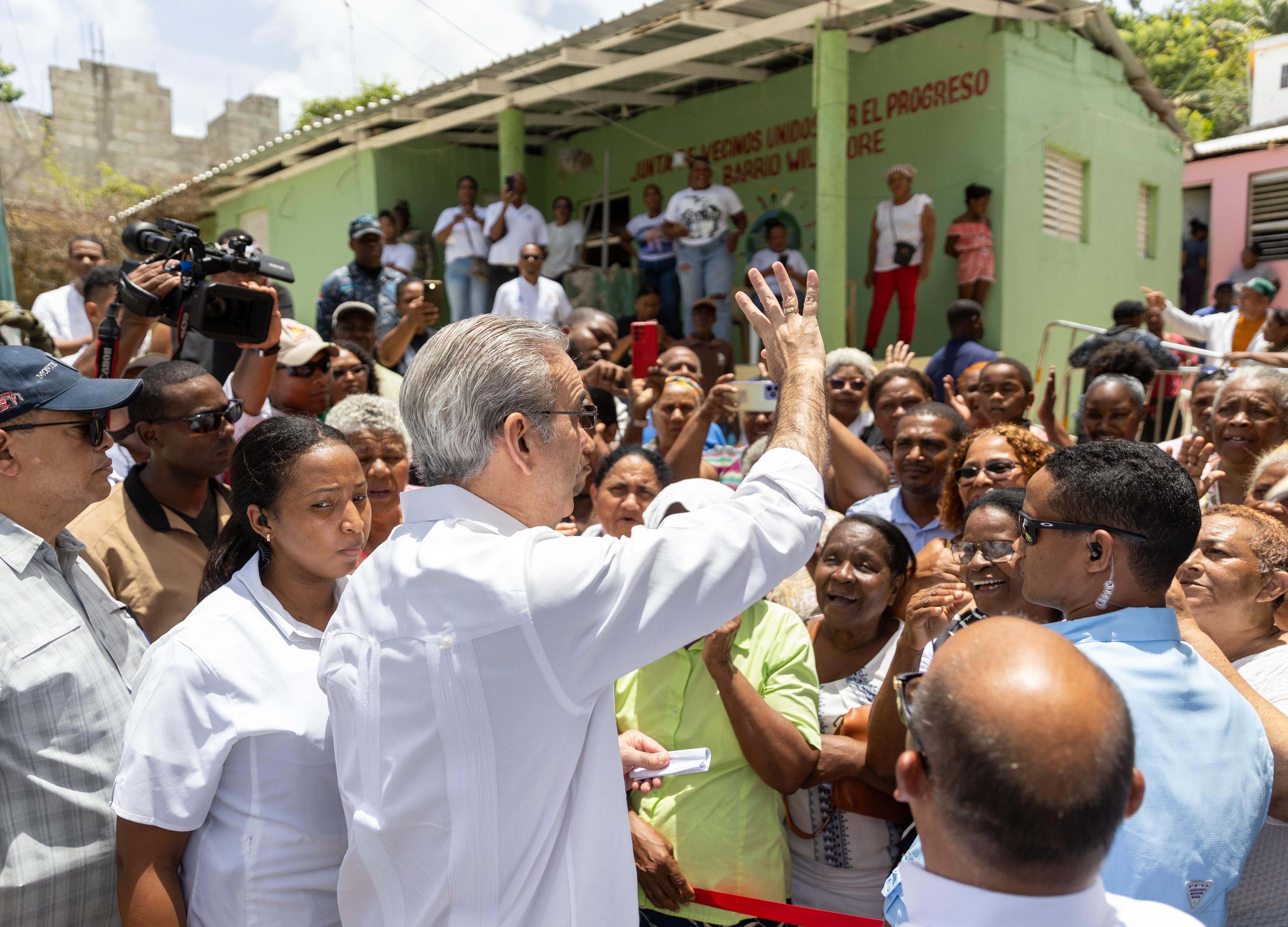 El presidente Luis Abinada estuvo en Samaná.