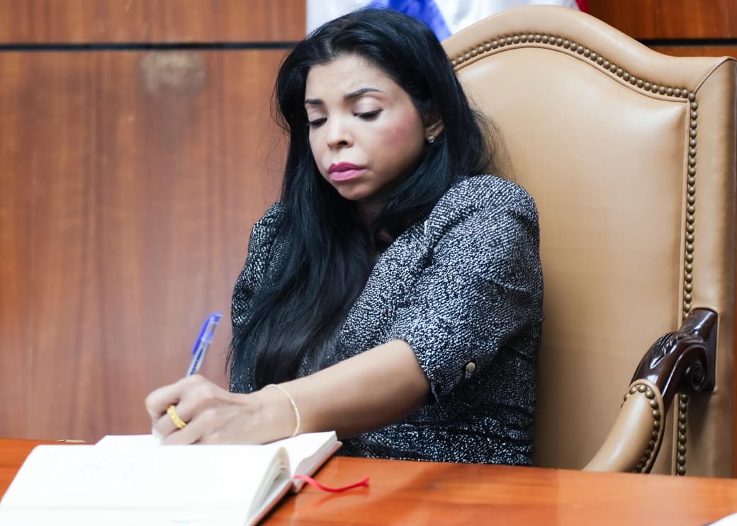 Yeni Berenice Reynoso.