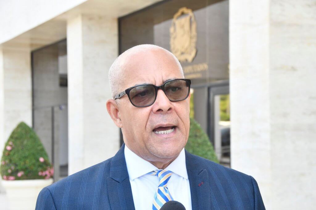 Julio César de la Rosa Tiburcio, Presidente de ADOCO.