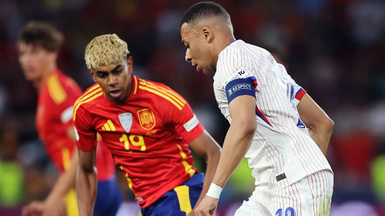 Lamine Yamal y Kylian Mbappé