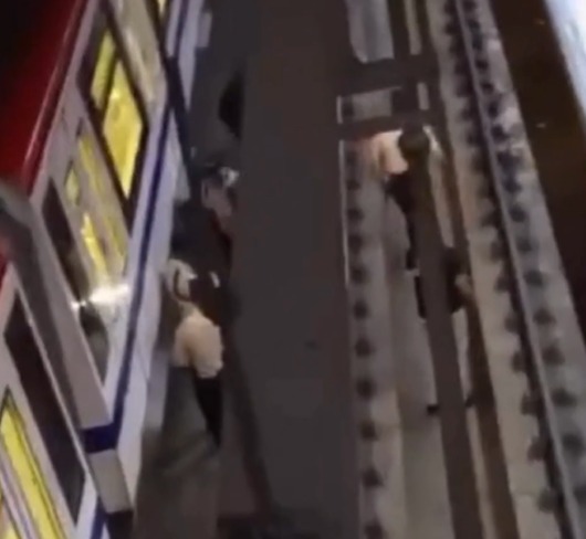 El hombre ingresó a las vías en la estación Juan Pablo Duarte