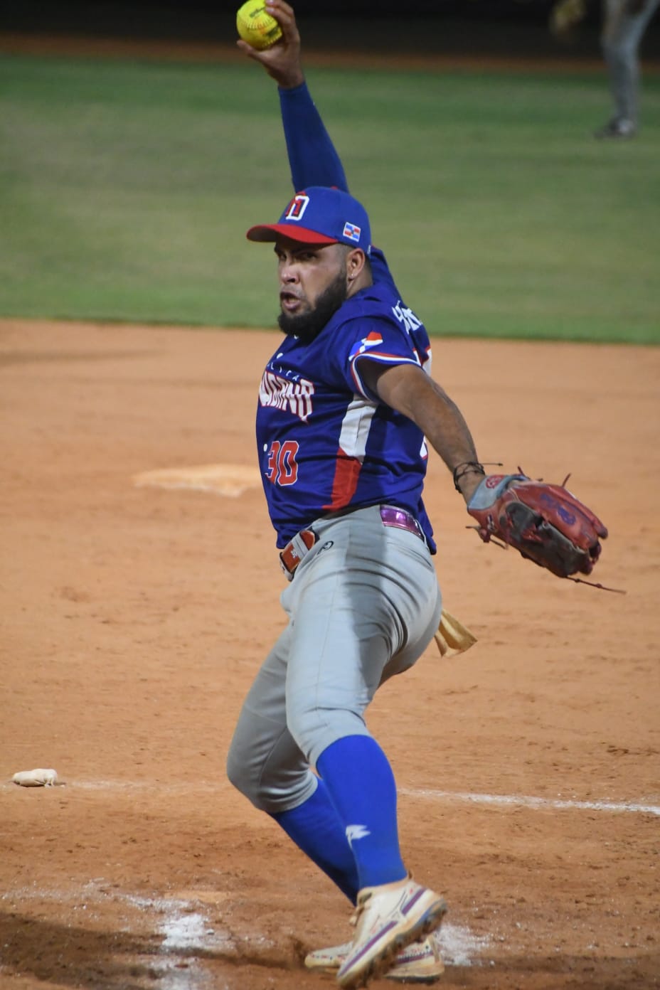 Suriel lanza juego sin hit y RD noquea a Colombia en sofbol