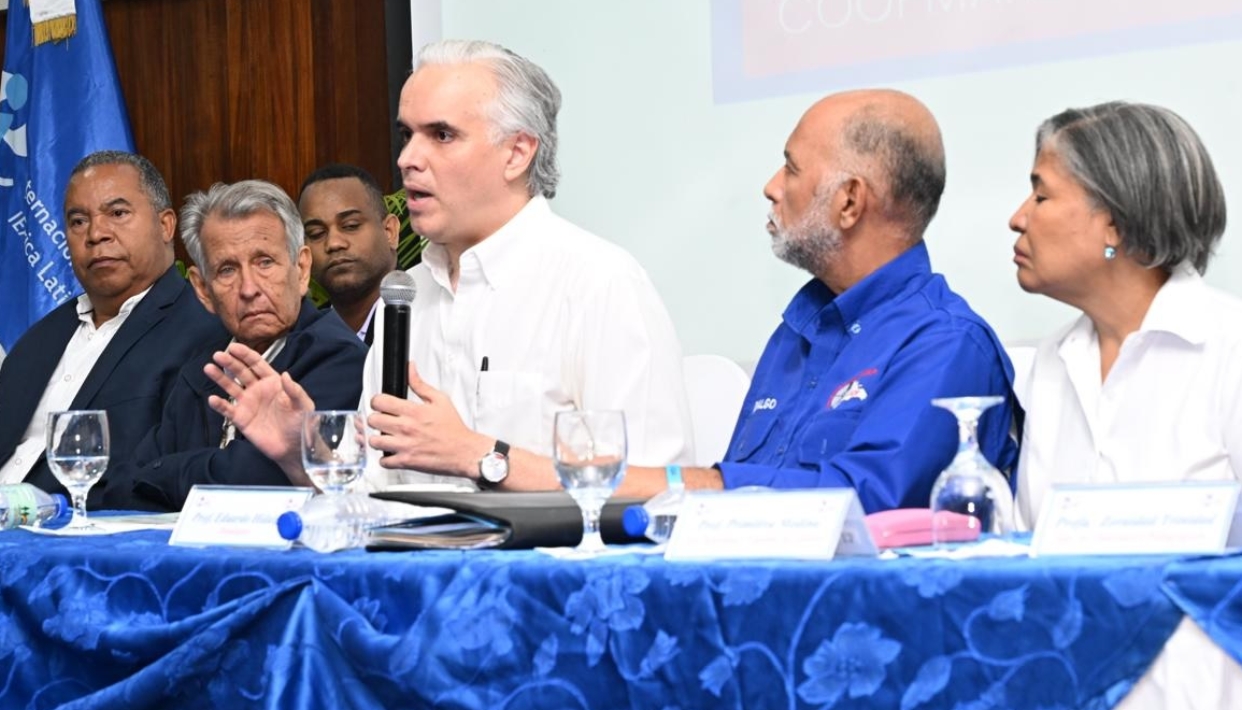 El ministro de Educación, Luis Miguel De Camps, en el Pleno Nacional de la ADP.
