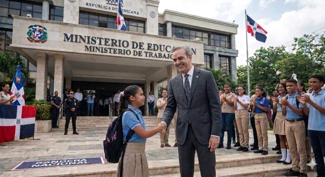 Luis Abinader y estudiante