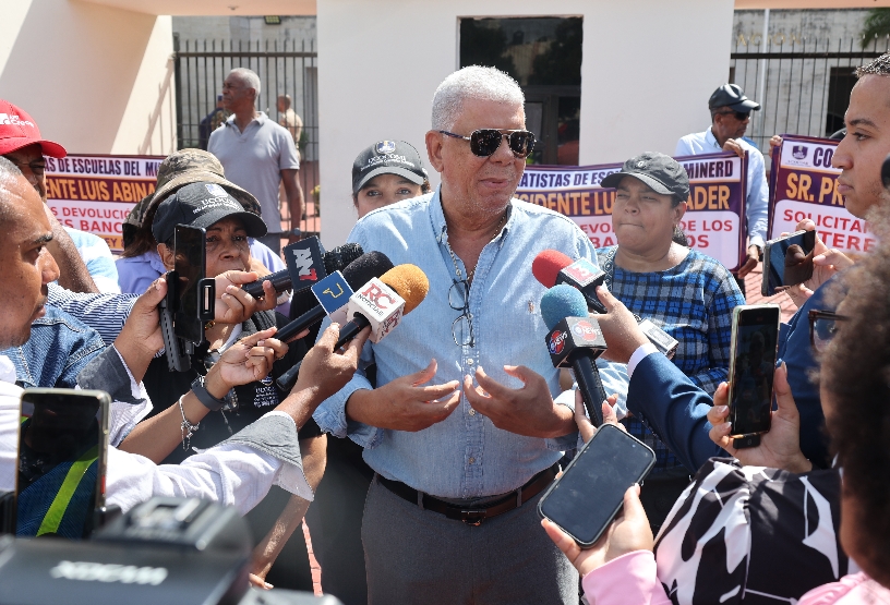 Cecilio Comprés, durante la protesta  Guillermo Burgos.
