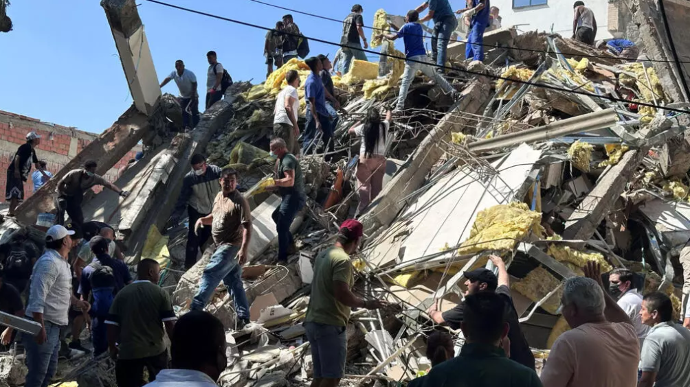 Edificios derrumbados en Cali tras el terremoto que sacudió Colombia REUTERS - Juan Pablo Arbelaez