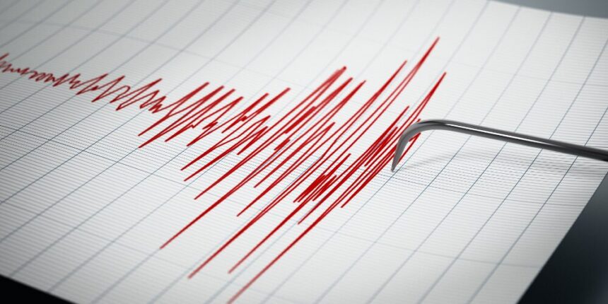 Un terremoto de magnitud 7,7 sacude la costa de Indonesia.