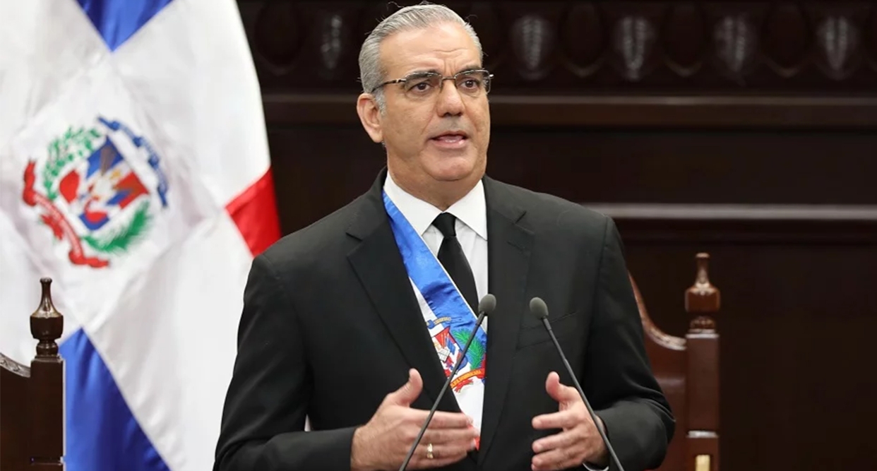 El presidente Luis Abinader al pronunciar uno de sus discursos el 16 de agosto.