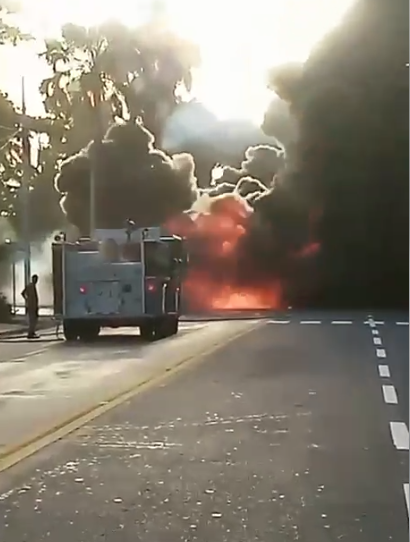 Se incendia camión de combustible en la avenida George Washington