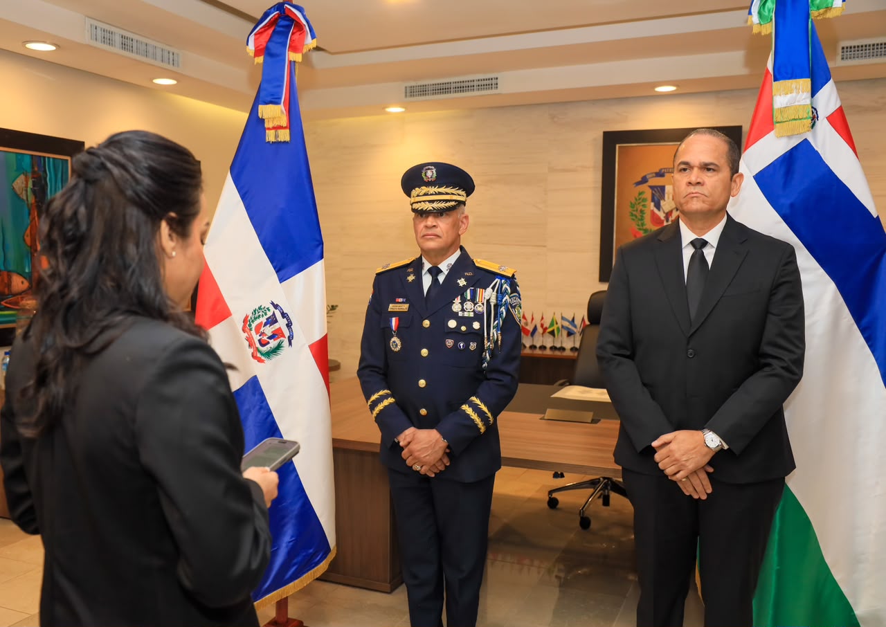 Faride Raful realiza traspaso de mando en la Policía Nacional