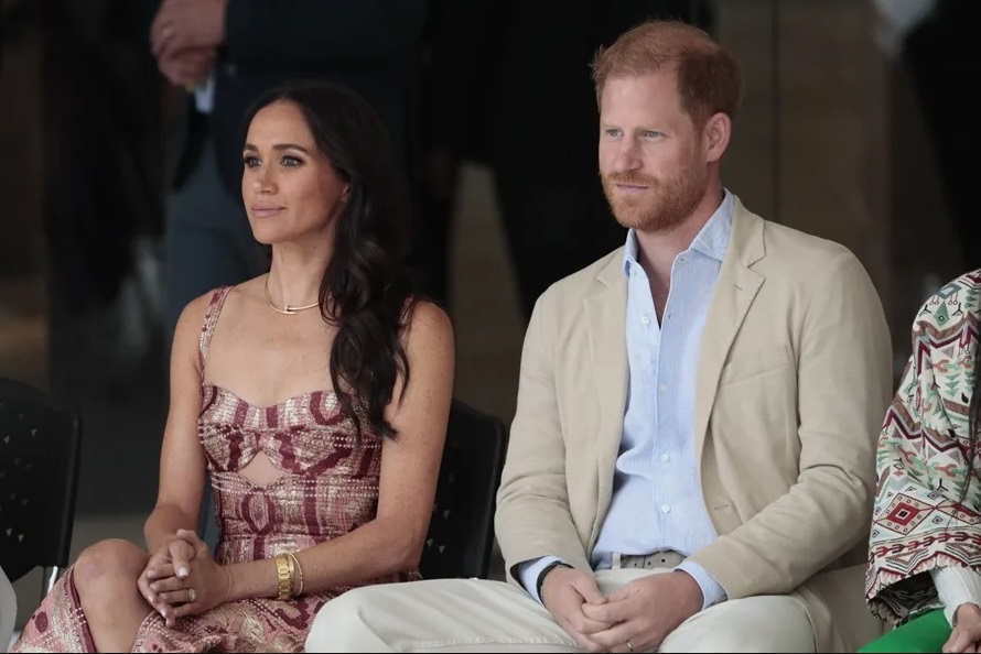 Fotografía de archivo del duque y duquesa de Sussex, al príncipe Enrique (d) y Meghan Markle. EFE/ Carlos Ortega