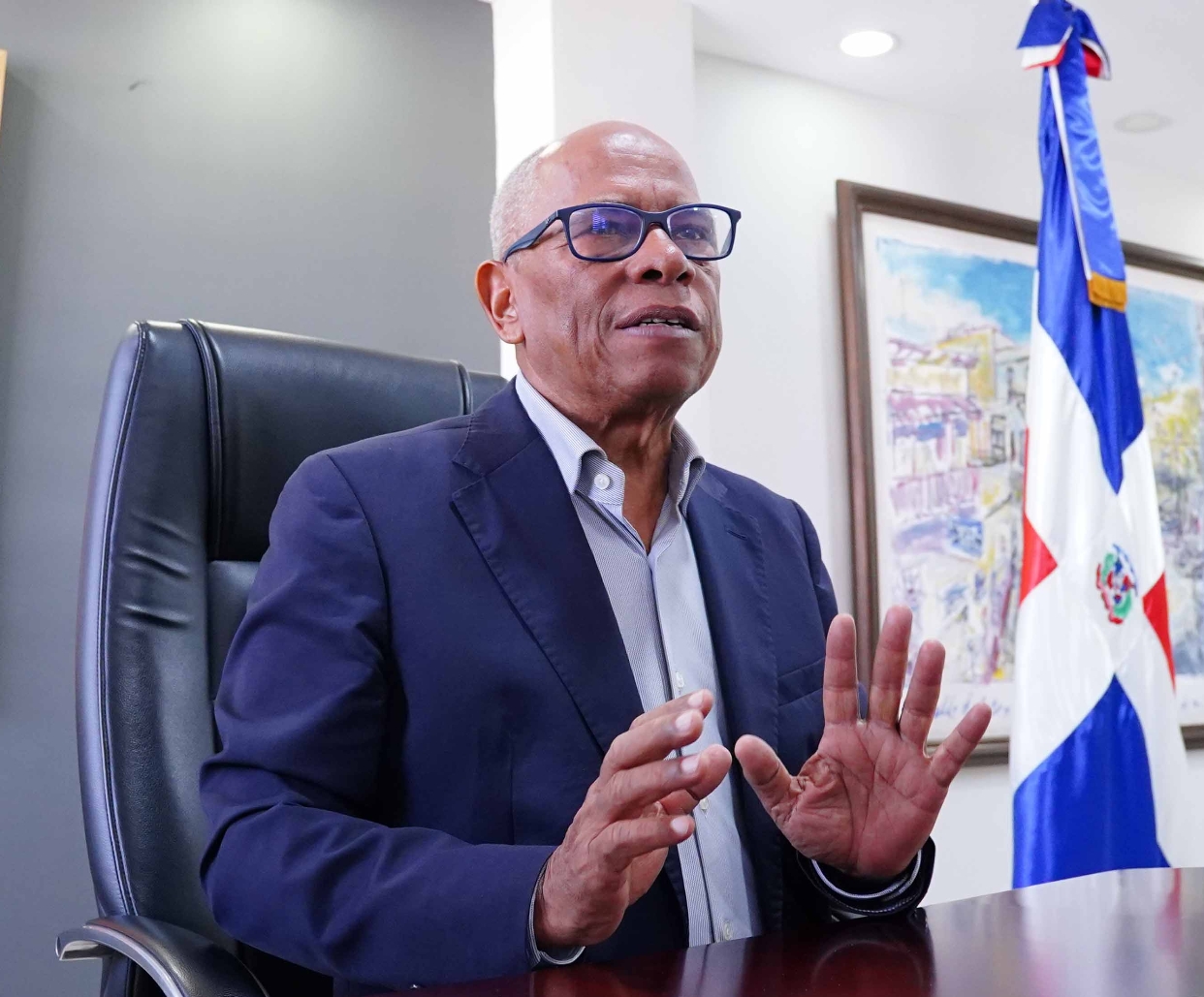 Onéximo González, director  de la OMSA, habla sobre la empresa.  Arlenis Castillo.