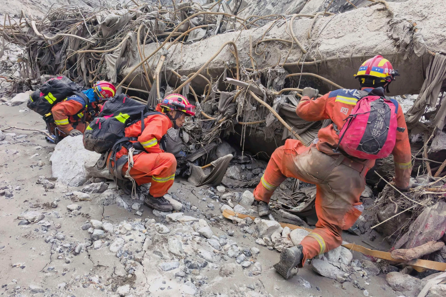 Rescatistas en Nepal