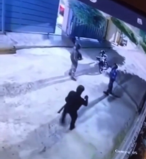 Desaprensivos desarman a una patrulla policial-militar
