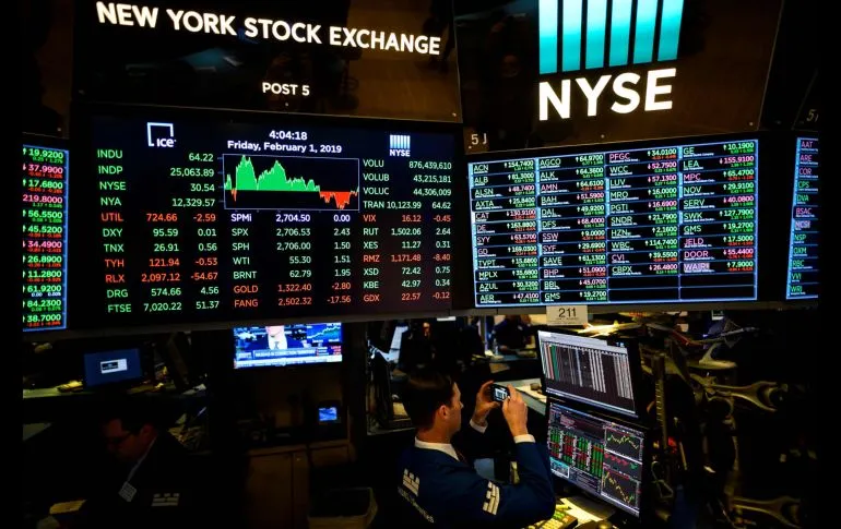 Wall Street cierra en rojo una semana marcada por temor a subida de los tipos de interés