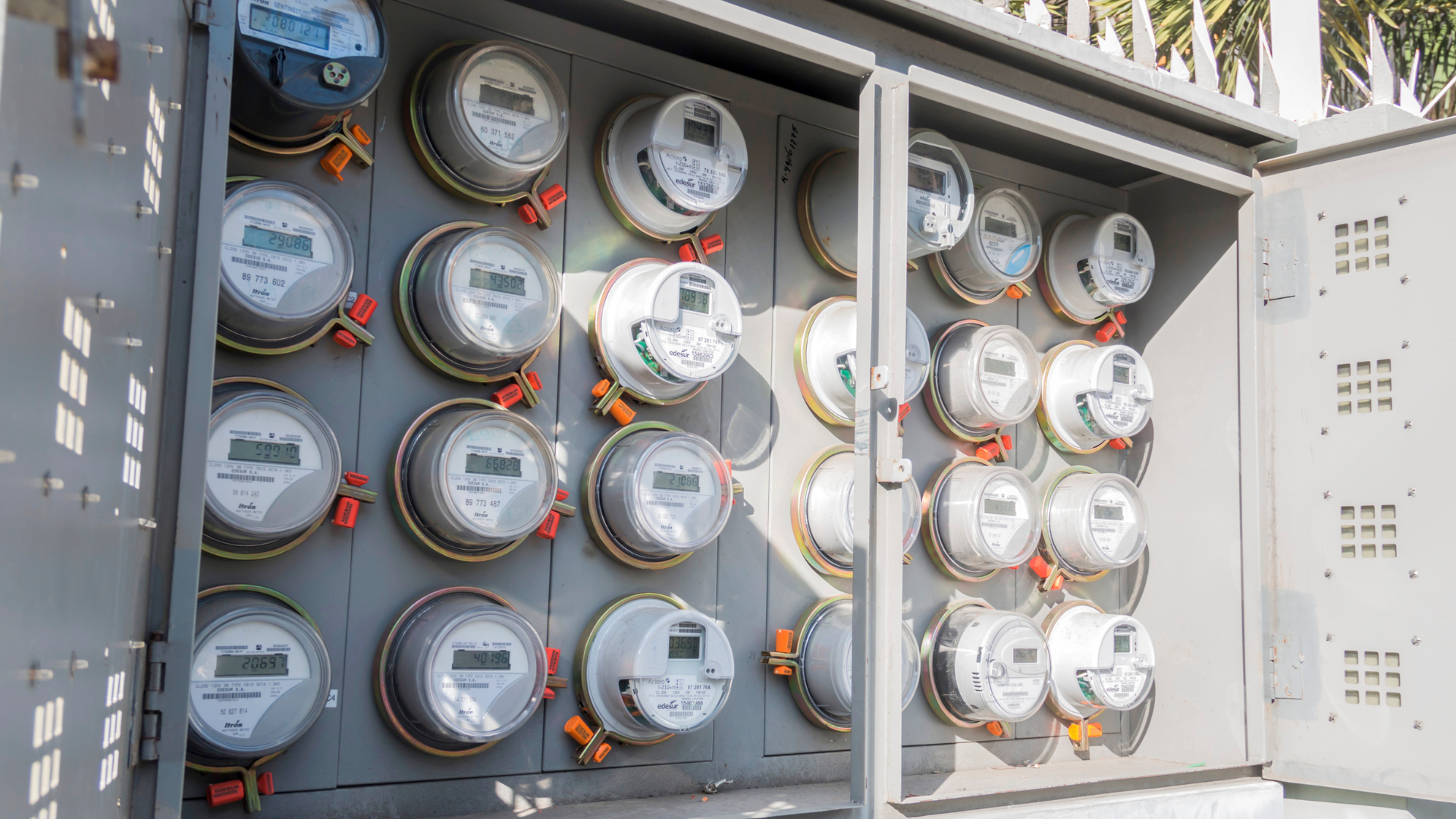 Contadores eléctricos (Imagen de archivo para referencia).