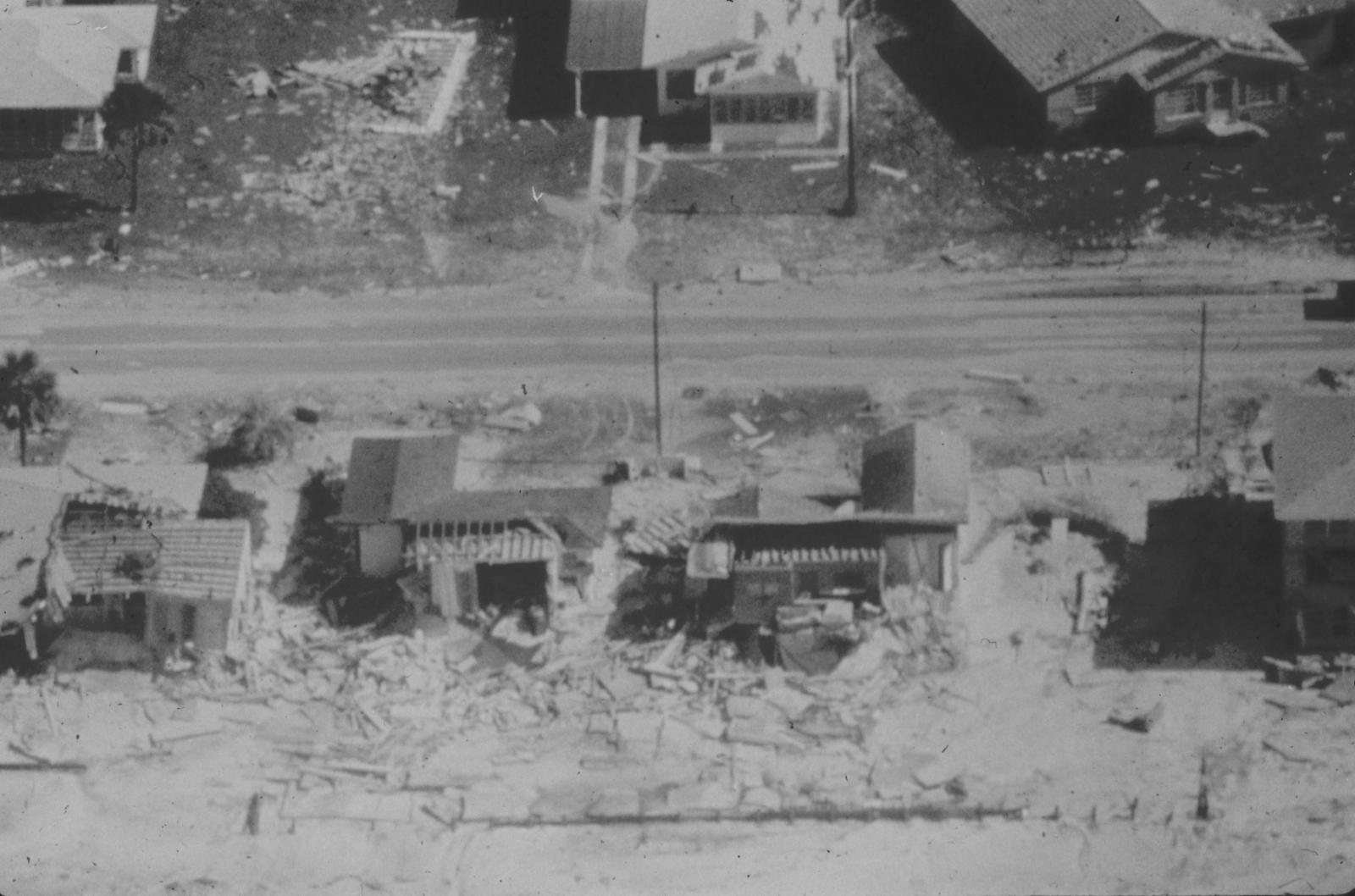 El Huracán Eloisa fue el más destructivo de la temporada de huracanes del Atlántico de 1975. La quinta tormenta tropical, cuarto huracán, y segundo huracán más grande de la temporada, Eloisa se formó como una depresión tropical el 13 de septiembre al este de las Islas Vírgenes. La depresión tuvo una ruta hacia el oeste y se intensificó como tormenta tropical mientras pasaba al norte de Puerto Rico.
Eloisa prontamente alcanzó la intensidad de huracán, pero se debilitó nuevamente a tormenta tropical al llegar a tierra firme cerca de Hispaniola. Eloisa emergió, como un ciclón débil y desordenado, en aguas abiertas al norte del Mar Caribe. Al alcanzar el norte de la Península de Yucatán giró al norte y empezó a re-intensificarse. 
En el Golfo de México el ciclón maduró rápidamente y se convirtió en un huracán categoría 3, en el 23 de septiembre. Eloisa llegó a tierra firme en el Florida Panhandle, antes de desplazarse al interior del continente a través de Alabama, y disiparse el 24 de septiembre.
La tormenta produjo lluvias torrenciales en las islas de Puerto Rico e Hispaniola, causando extensas inundaciones y severos daños, incluyendo más de cuarenta muerte. Miles de personas en estas áreas resultaron damnificadas en la medida que las inundaciones hundieron varias comunidades. A medida que Eloisa se desplazaba hacia el oeste, alcanzó a afectar a Cuba, aunque en menor medida. 
De igual manera, a medida que avanzaba la tormenta, alrededor de 100.000 personas se desplazaron de la región del golfo. Al llegar a la Florida, Eloisa generó vientos de 294 km/h, demoliendo varios edificios de la zona, además de que causó severos daños a varias playas y estructuras de la costa.
Los efectos geológicos y sobre la infraestructura fueron comparables con aquellos del Huracán Agnes. A lo largo de los Estados Unidos, los daños se calcularon de alrededor de $560 millones de dólares. La tormenta mató a 80 personas en su ruta, y debido al daño severo, el nombre 