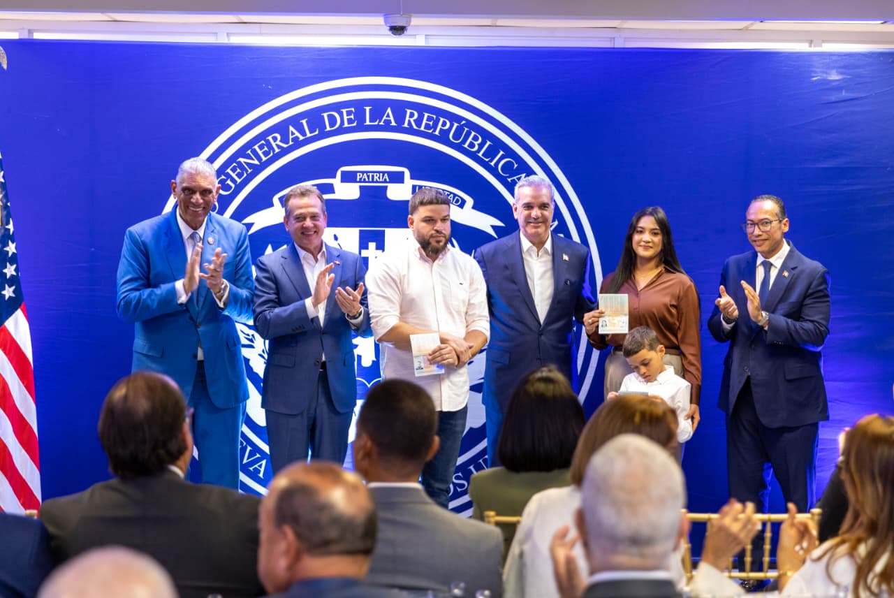 Jesús Vásquez y Lorenzo Ramírez coinciden en destacar la sensibilidad del presidente Abinader y su compromiso de acercar soluciones que brinden seguridad, respaldo y tranquilidad a los dominicanos que viven lejos de su tierra