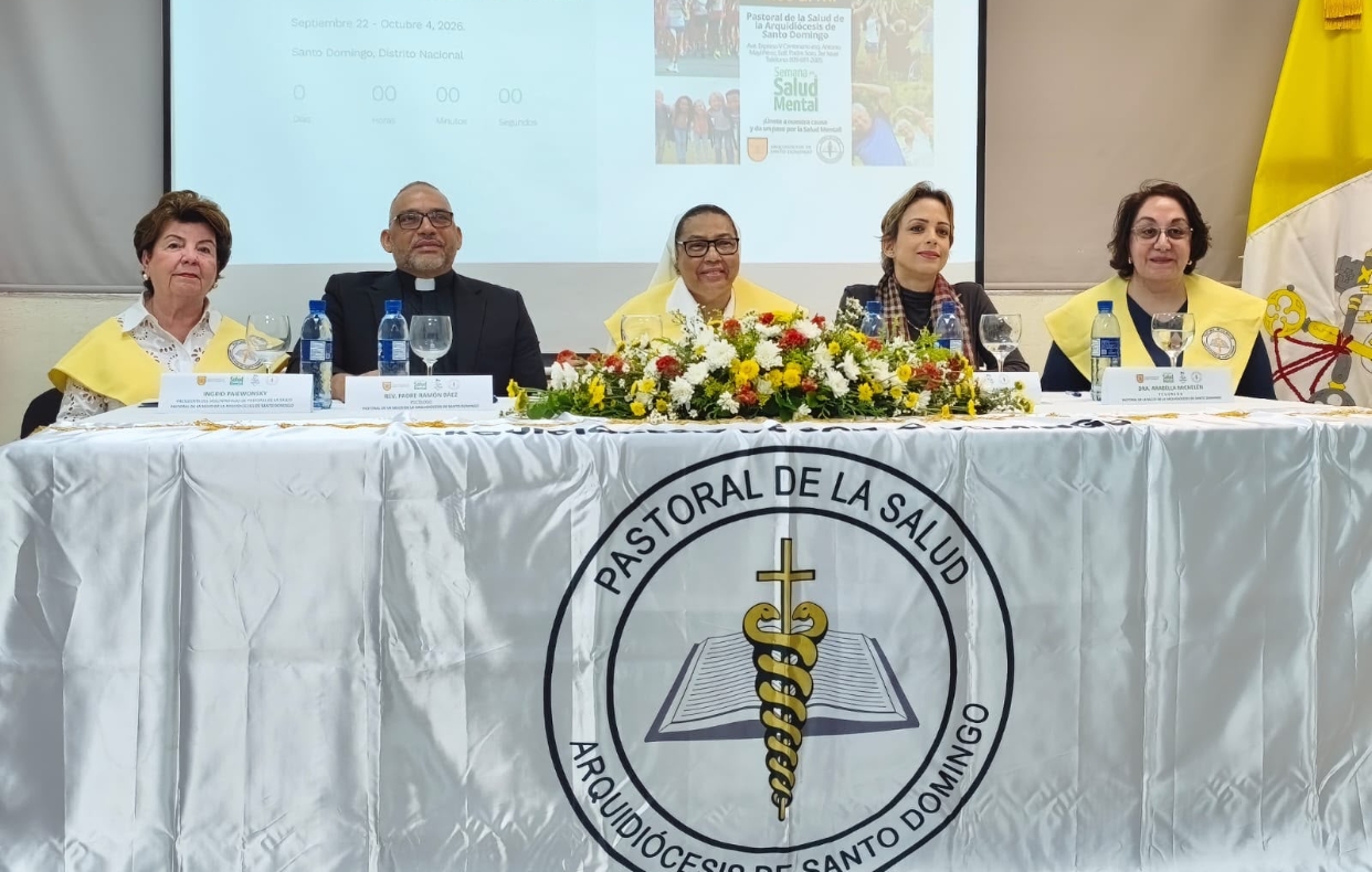 Sor Trinidad Ayala y miembros de la Pastoral de la Salud, en rueda de prensa.