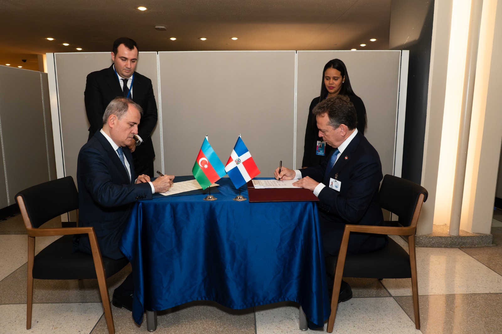 República Dominicana y Azerbaiyán acuerdan exención de visado para titulares de pasaportes ordinarios