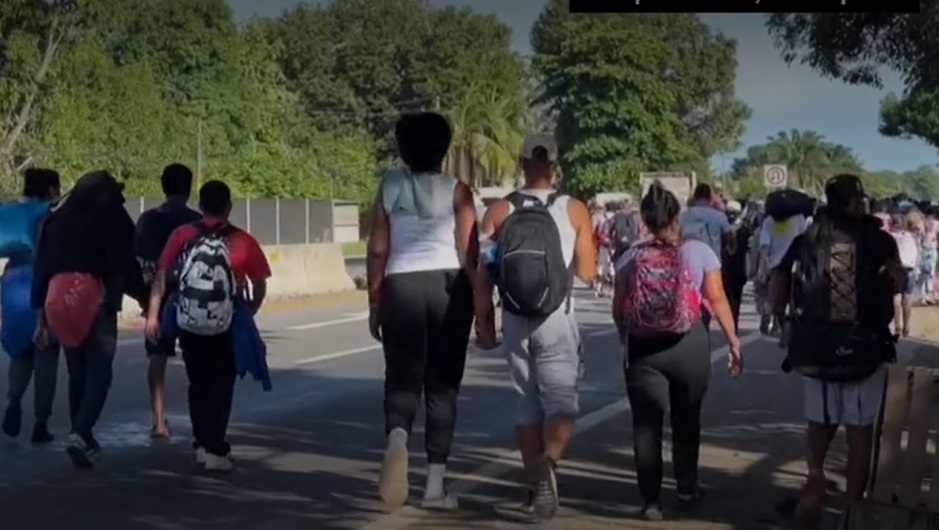 Se desconoce si hay dominicanos entre más de 600 inmigrantes que caminan hacia frontera de México con EE. UU. ...