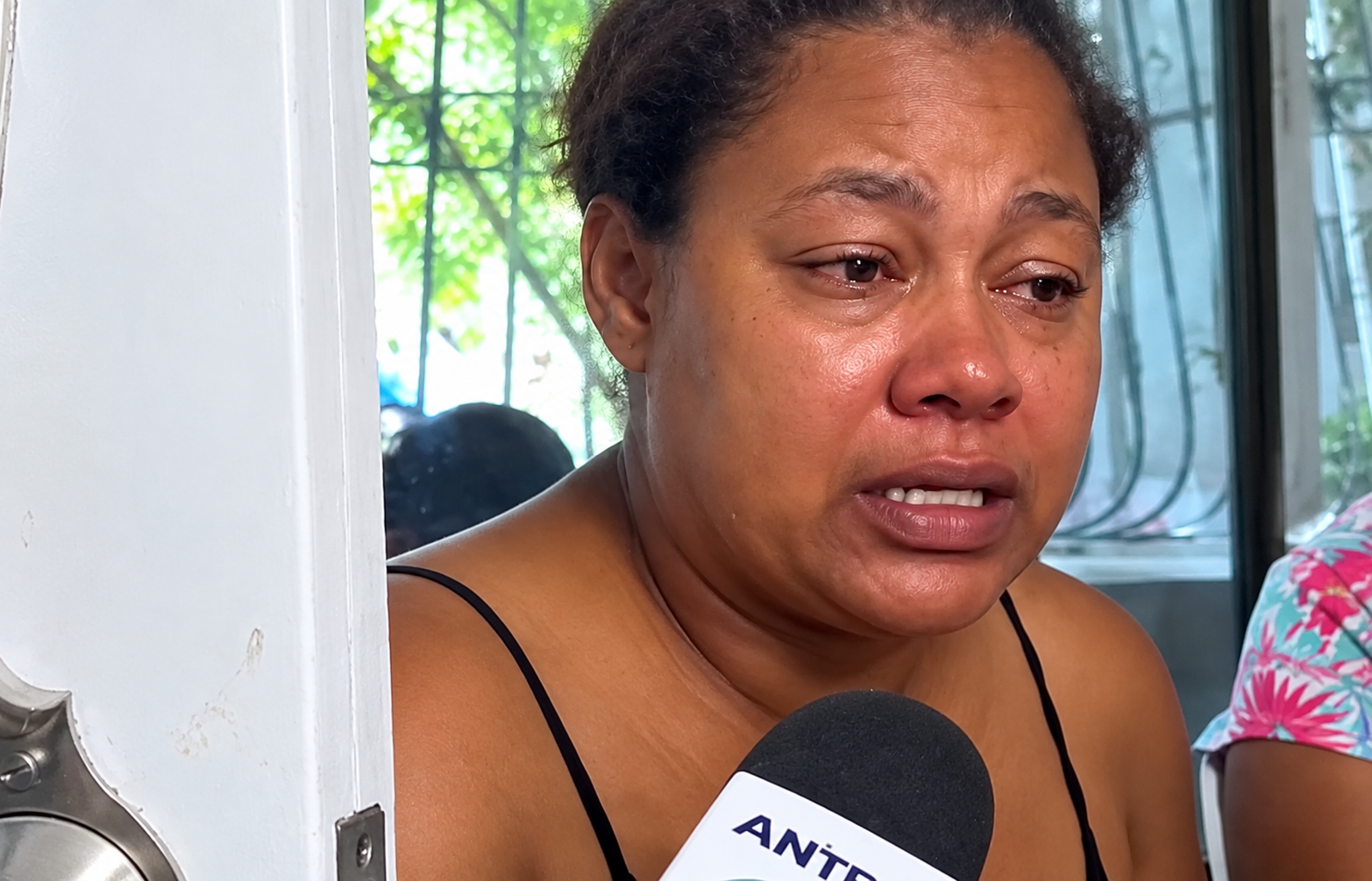 Matan a balazos a DJ en La Ureña, Santo Domingo Este; familiares exigen justicia