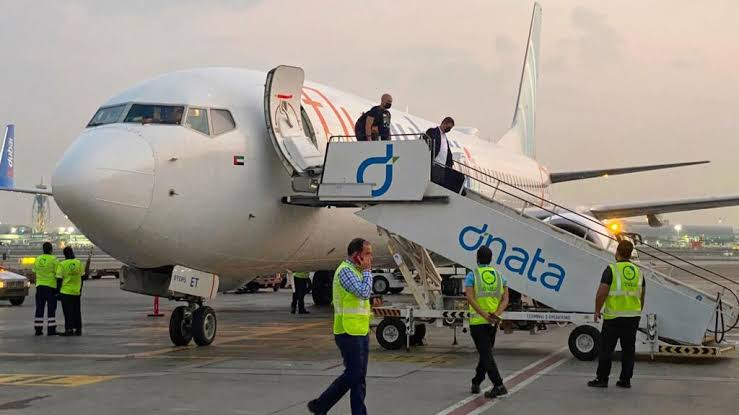 Un avión de Flydubai con destino Israel aterriza de emergencia en Arabia Saudita por un 