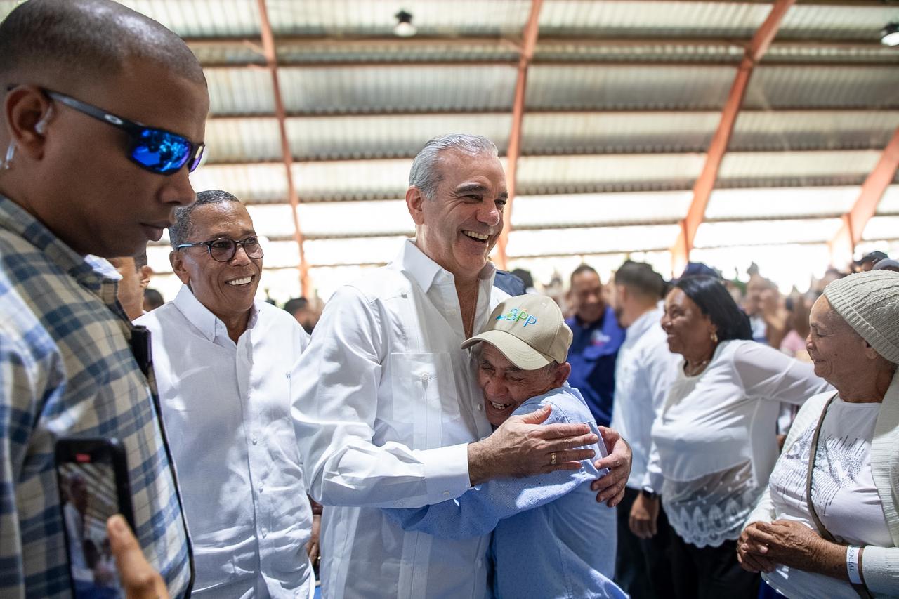Luis Abinader lanza iniciativa