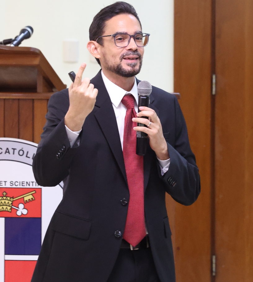 Kiero Guerra durante el encuentro.