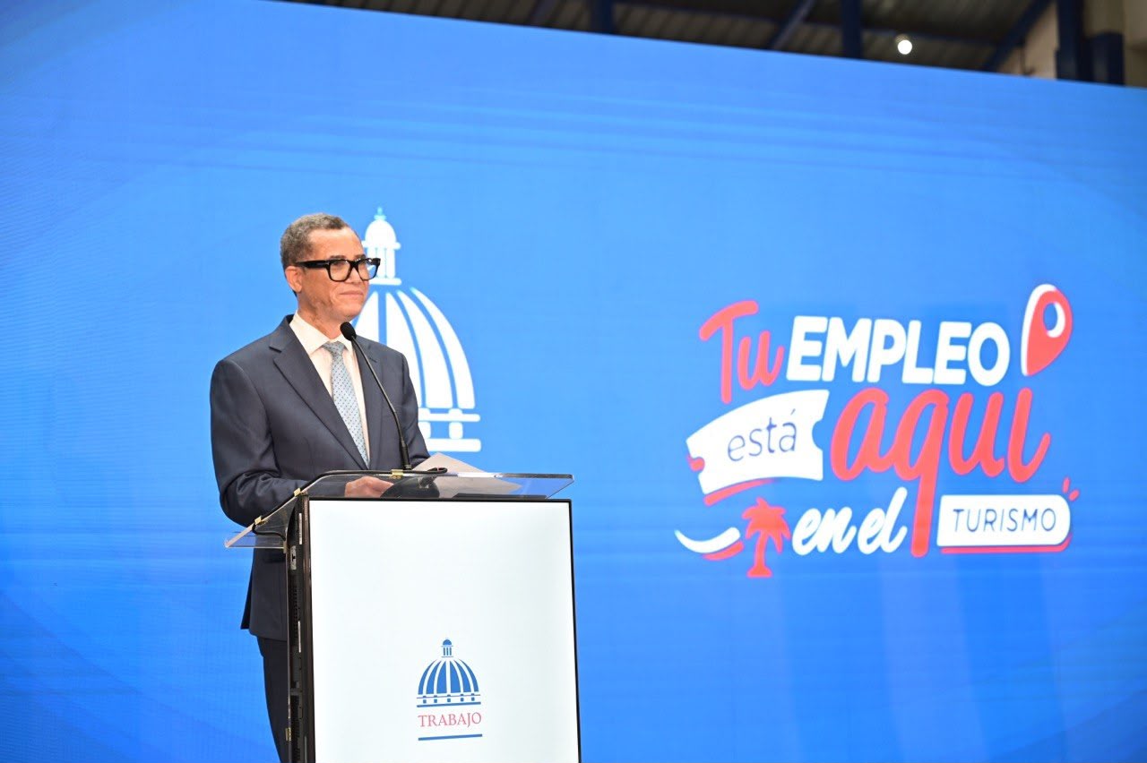 Ministro de Trabajo, Eddy Olivares