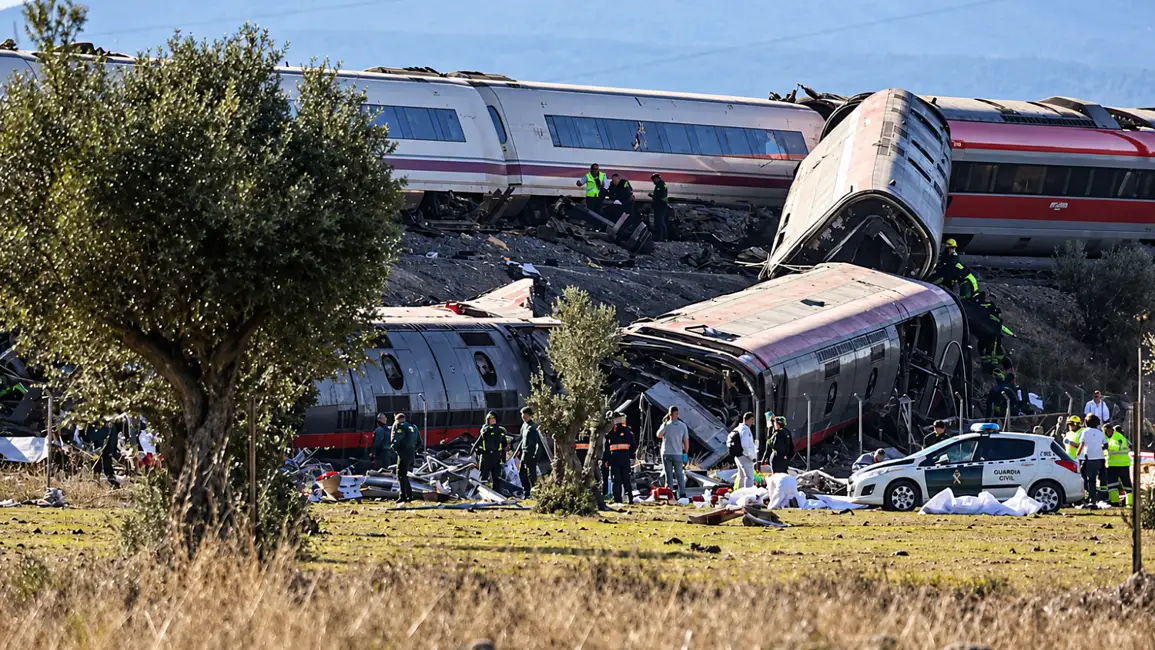Hasta este año, no se habían registrado incidentes mortales en sus líneas dedicadas a la alta velocidad desde que la red se inauguró en 1992, según indicaron funcionarios.